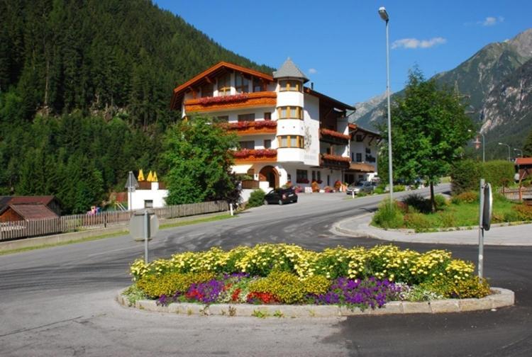 Hotel Troschana Flirsch Εξωτερικό φωτογραφία