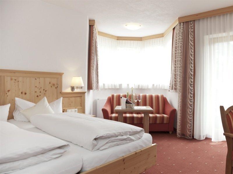 Hotel Troschana Flirsch Εξωτερικό φωτογραφία
